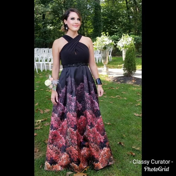Adrianna Papell Dresses & Skirts - Adrianna Papell formal gown
